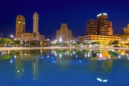 Santa Cruz de Tenerife está viva de día y de noche
