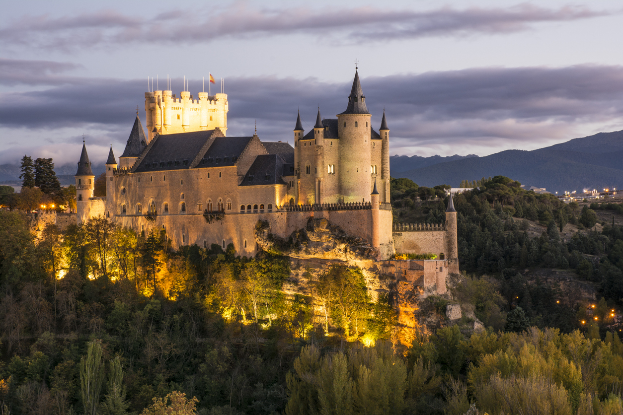Vista nocturna del Alcázar de Segovia 